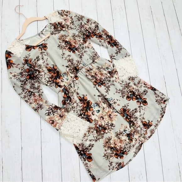 Charlotte Ruse Floral Elastic Waist Size XS - Picture 3 of 7